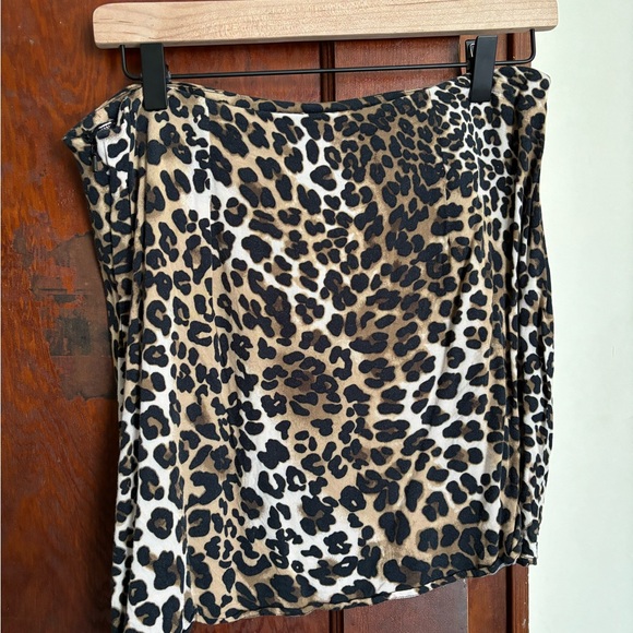 Cheetah print mini skirt - Picture 2 of 2
